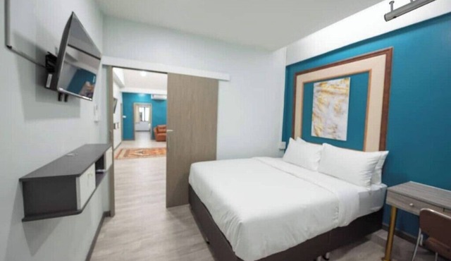 SkyLink Homes Executive Apartment @ Airport Link Prattunam Station & BTS Chidlom in Ratchathewi