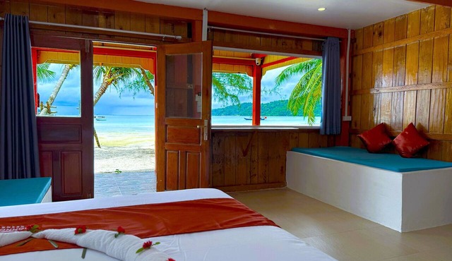 SoonNoeng Resort in Koh Rong Sanloem