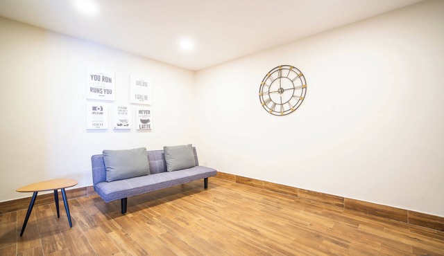 Spacious 4-bedroom apartment in fabulous Tambon Patong with AC in Tambon Patong