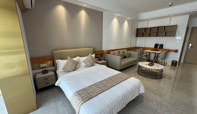Spacious Riverview Studio at Wealth Mansion w/Infinity Pool in Chroy Changvar