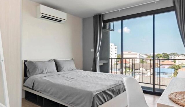 🔥Studio/Queen Bed🔥 Bangkok🇹🇭@DMK Airport🛬 & Airport Shuttle 🚖 in Khu Khot