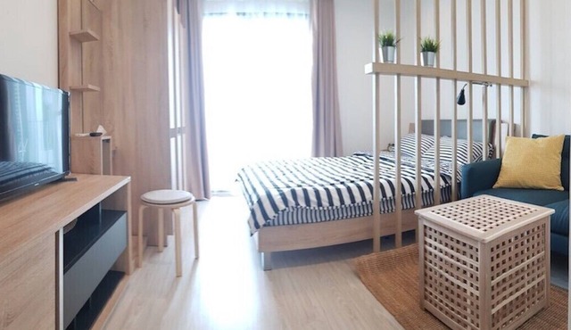 Studio room for rent @ IDEO MOBI Wongsawang Interchange. Near MRT,Train Station in Khwaeng Bang Sue