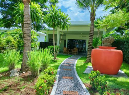 Sunset resorts and bar in Ban Nong Chaeng
