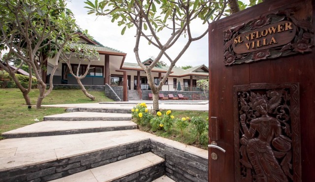 Super deluxe 5 bed room sea view villa with spacious pool in beach resort in bophut