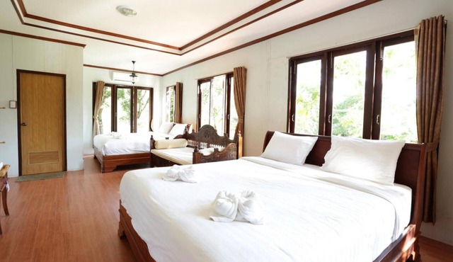 Taksina Garden Resort in Wang Nam Khiao
