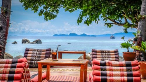 Ten Moons Lipe Resort in Satun
