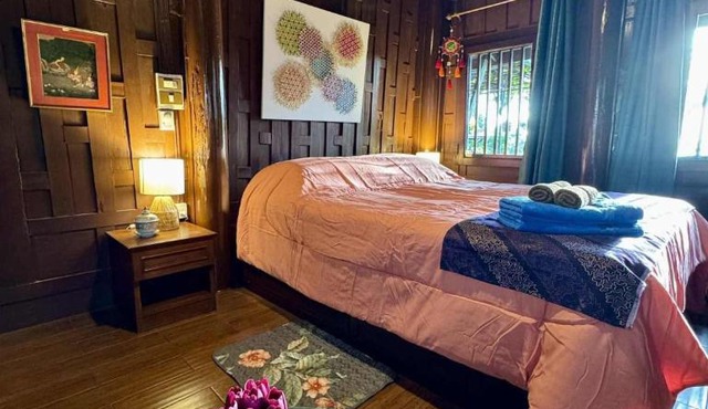 Thai Classic House Rimtalay in Ban Rong Po