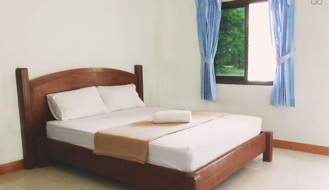 Thai Muang Resort in Thai Mueang