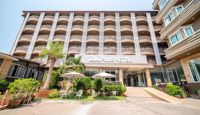 Thailand Triple Suite | Spacious Group Stay in Pattaya