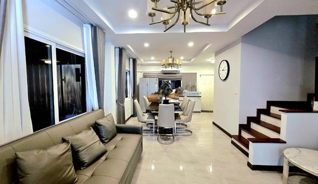 The Atlas hostel Muang Thong Thani in Thung Si Kan