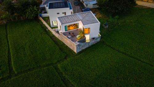 The Floating Villa - BBQ - Bikes - Rice Fields in San Sai