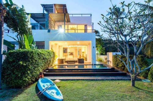The hideaway beach front villas in Ban Bo Nok