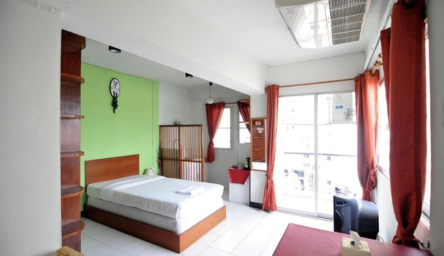 The Living Room Serviced Apartment in Bangkok