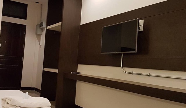 The Room 24 Resort in Khlong Luang