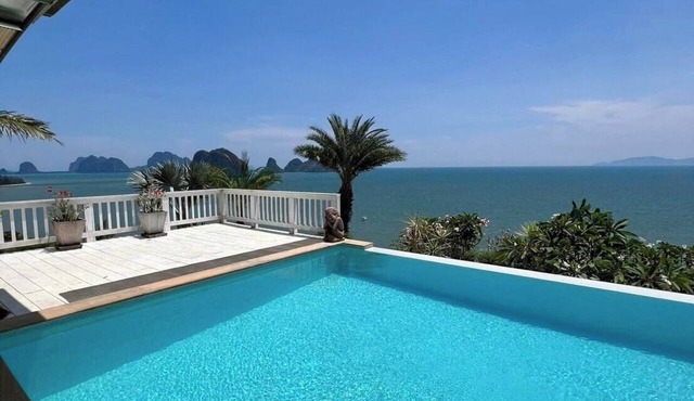 The Sunny Hill Pool Villa 240° Panoramic Sea Views in Bo Hin