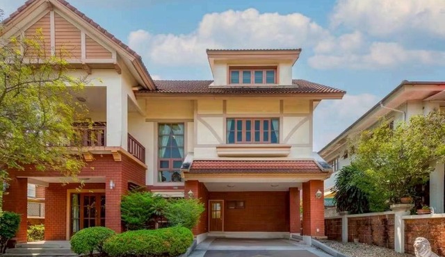 The Thai Palace 360sqm of Royal Luxury & Zen Design in Ban Bang Muang