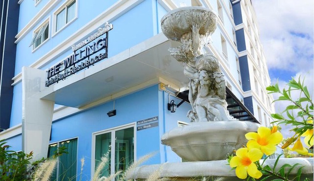 The Willing Hotel and Residence in Lak Si