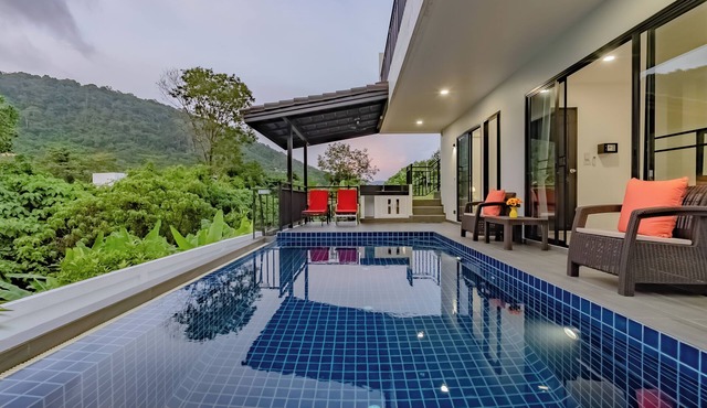 Tropical Private pool villa Chalong Phuket in ตำบล ฉลอง