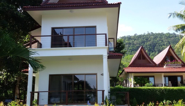 Tulip 3 bedroom ocean view villa in Tambon Ko Chang