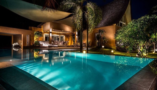 Villa BanRomYen SiamRoyalView 70mtrs to Beach in Trat