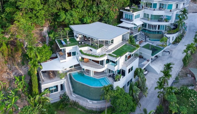 Villa Beyond&Namaste 16-Bedroom Seaview Villa- Full Services in Talang