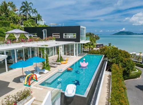 Villa Naga Pearl- 4-6 Bedroom Seaview Villa, 25m Infinity Pool, In-Villa Dining & Butler, Gym, Cape Yamu in Thalang