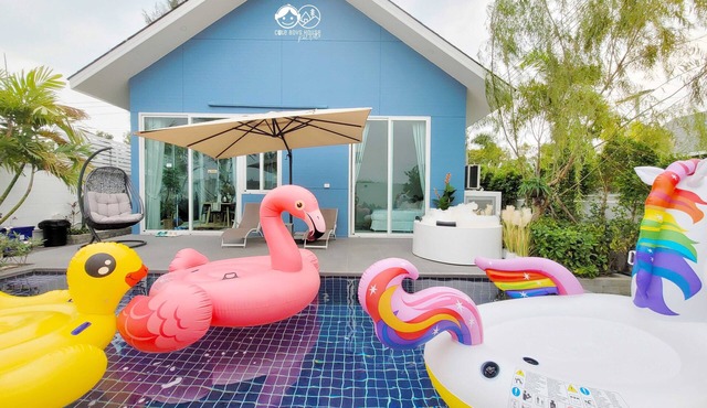 villa private pool and jacuzzi, 5 min from the beach! in Cha Am