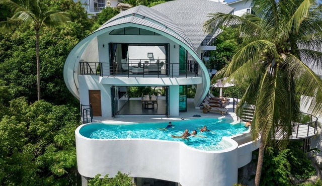 VILLA THE SPOT luxury villa facing the sea and jungle in Bo Put