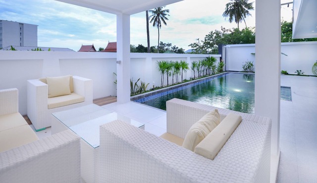 Villa Victoria Nai Harn in phuket