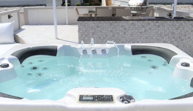 Villa With A Hot Tub in trat