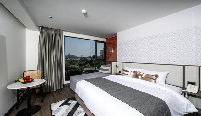 WE HOTEL RIVERFRONT in Bang Su