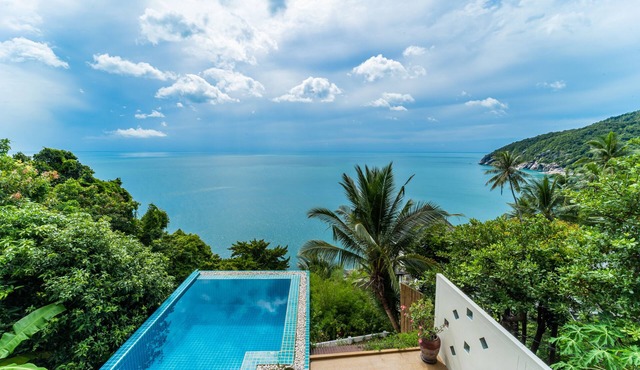 White Azure Villa 2 in Koh Phangan