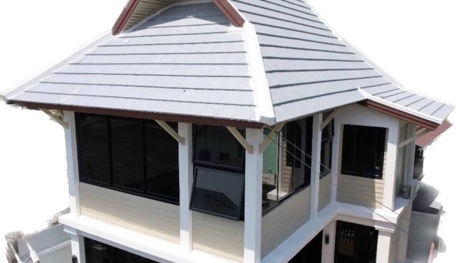 Why rent an apartment or condo when you can rent the entire house in Bangkok ? in Thonburi