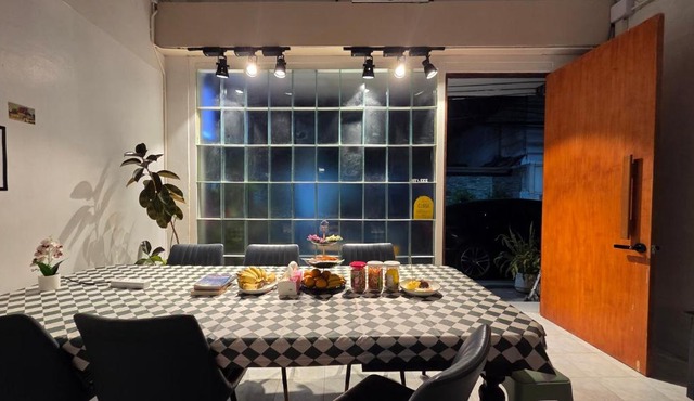 Zanit Hostel Private room ,Mix dorm and Female dorm in Don Muang Airport