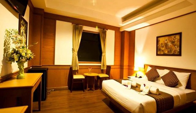 Zaza Hotel in Samut Prakan