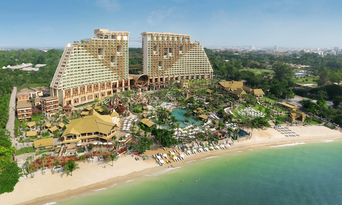 North Pattaya Hotel | Centara Grand Mirage Beach Resort Pattaya (SHA Extra Plus)