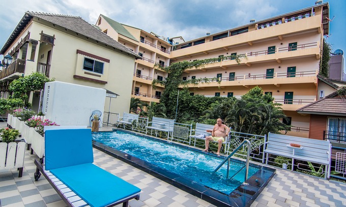 Central Pattaya Hotel | Sutus Court 5