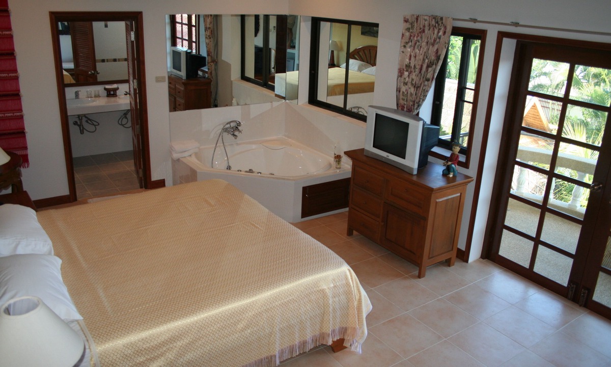 Sam Roi Yot Hotel | Long Beach Inn