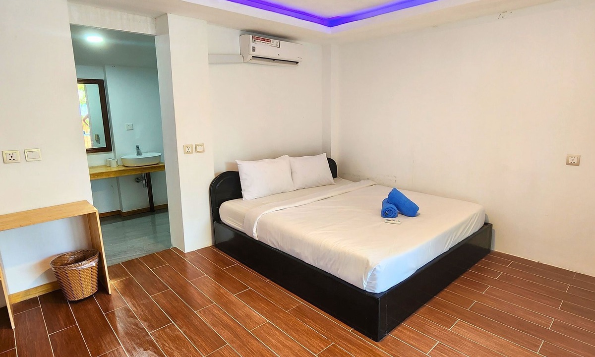 Koh Rong Hostel | Mad Monkey Koh Rong