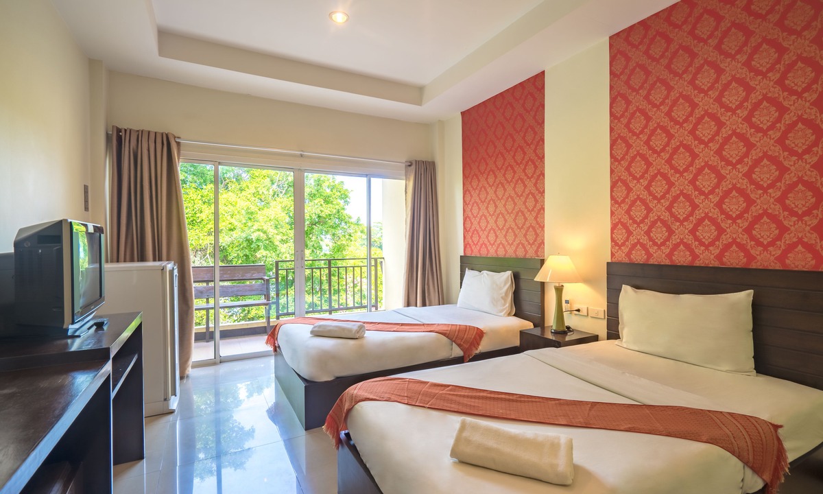 Khlong Song Ton Nun Hotel | Suphan Lake Hometel