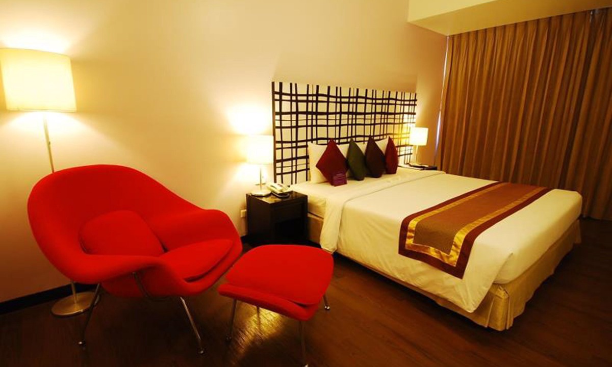 Thung Maha Mek Hotel | The Embassy Sathorn