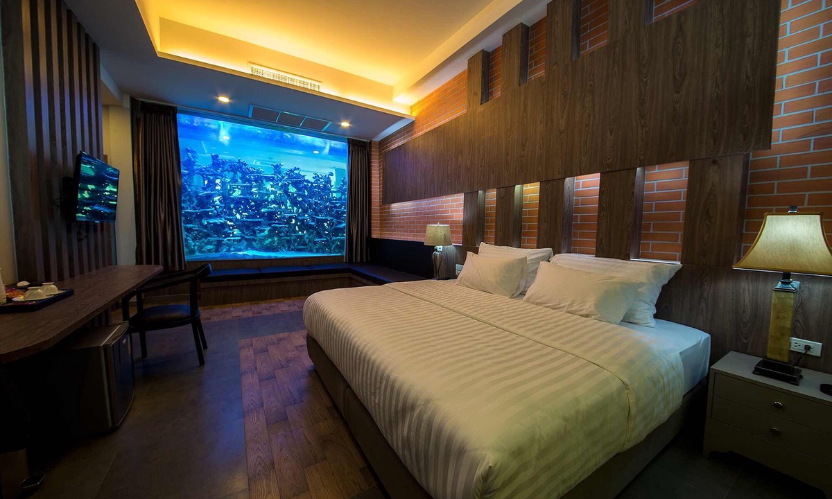 Chom Phon Hotel | V20boutique Jacuzzi Hotel