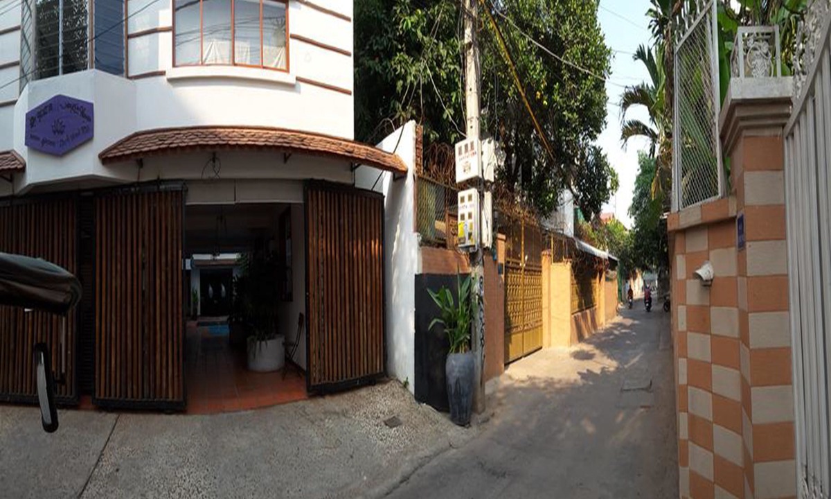 Chamkar Mon Hotel | YK Art House