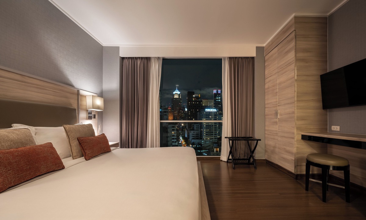 Nana Hotel | Adelphi Suites Bangkok