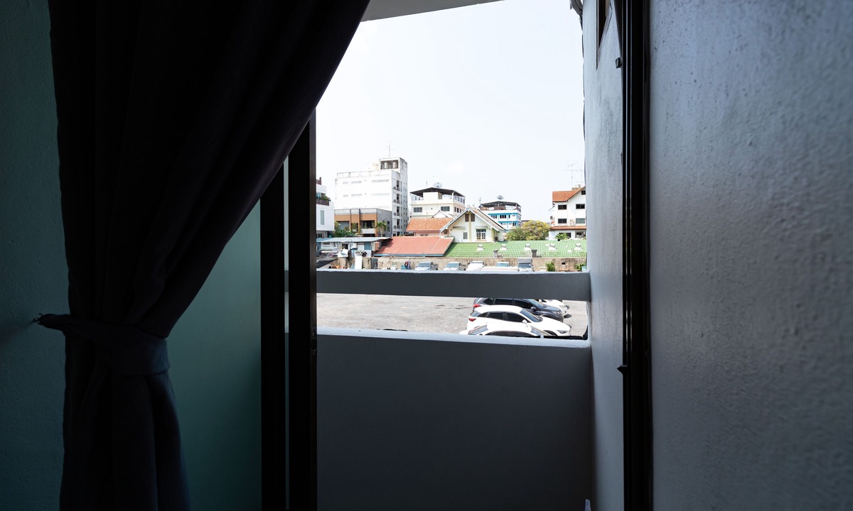 Sathorn Hotel | Living Naraa Place