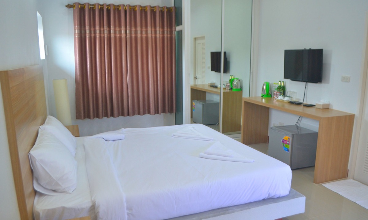 Lan Saka Hotel | Pool House Lanska