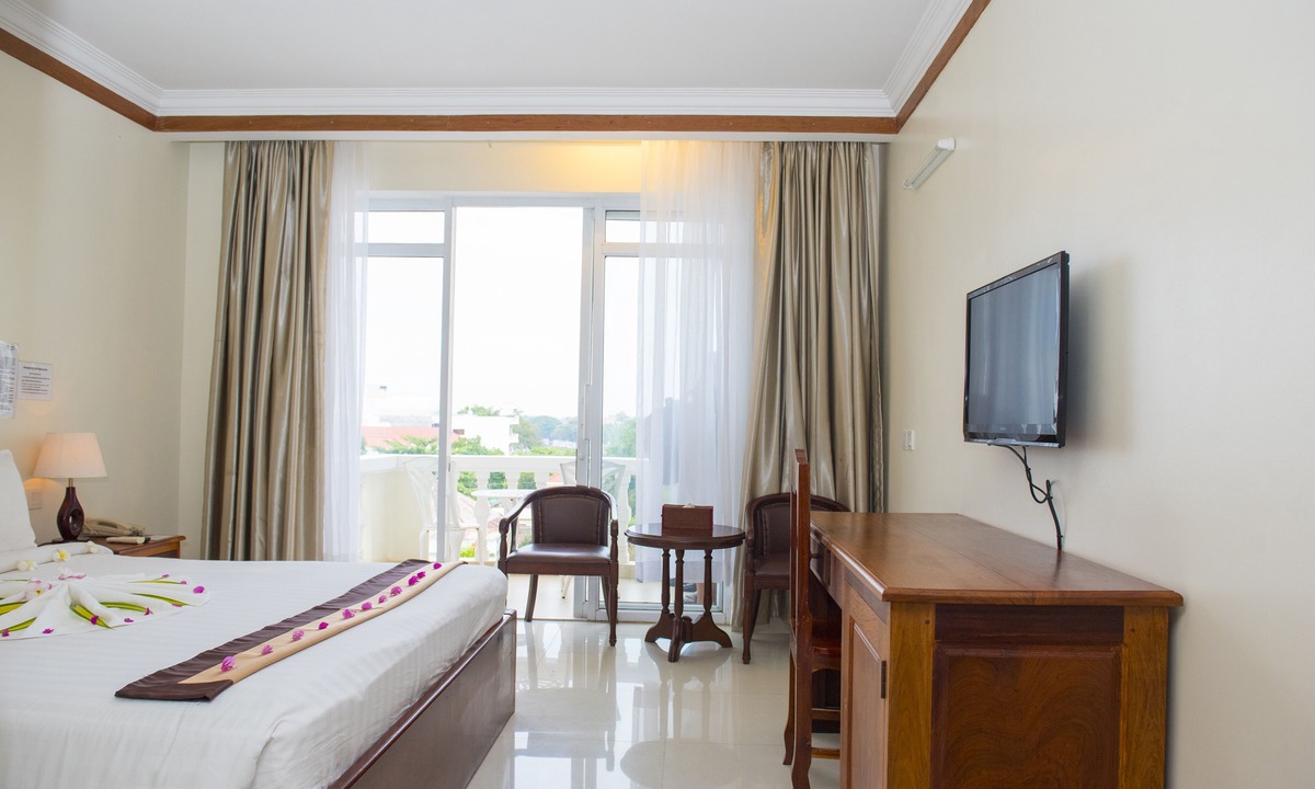 Sampov Meas Hotel | Pursat Riverside Hotel and Spa