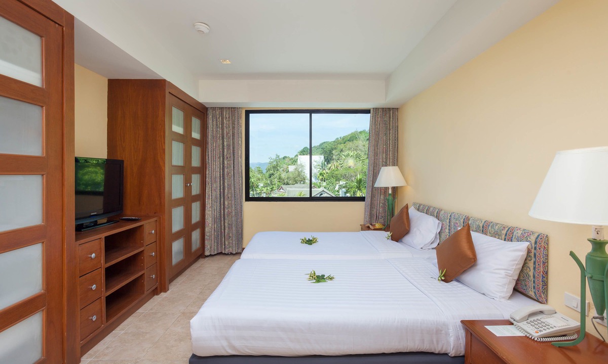 Wichit Resort | By the Sea