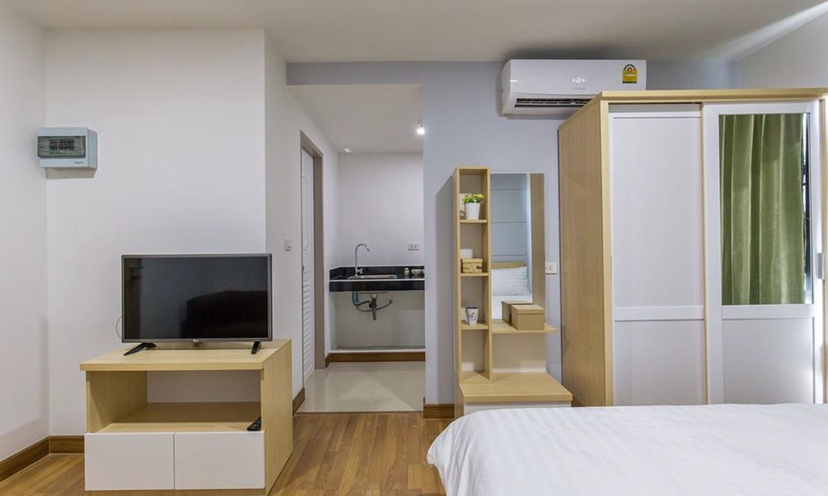 Mueang Samut Prakan District Hotel | PT Residence