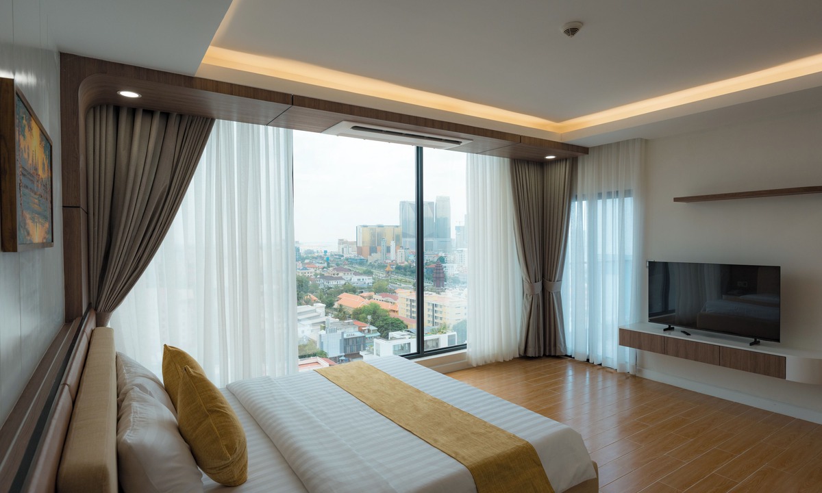 Daun Penh Hotel | Champs Elysees Hotel & Suites